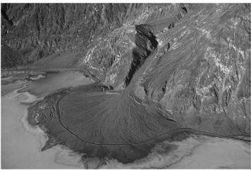 <strong>The image below of Death Valley,CA,shows a road that curves around a(n)________. </strong> A)delta B)alluvial fan C)turbidite D)glacial till