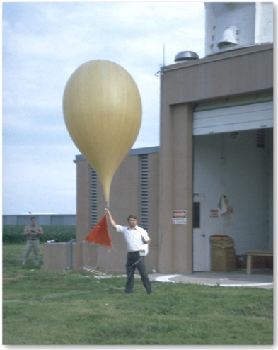 <strong>A(n)________ is used to measure atmospheric conditions above the surface. </strong> A)radiosonde B)ASOS unit C)AWIPS station D)ensemble forecast