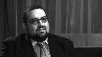<strong>Dr.Shamus Khan studied one of the most elite boarding schools in the nation.Suppose that graduate student Kia Darby replicates Dr.Khan's methodology in her study of public schools in Appalachia.Kia: </strong> A) gathers statistical data from archives. B) compares three schools from the same region. C) becomes a teacher at a public school in Appalachia. D) sends a survey to district superintendents in the region.