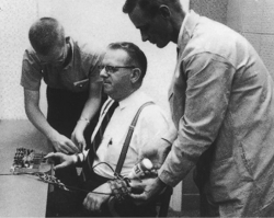 <strong>In 1961,Stanley Milgram devised an experiment to measure: </strong> A) domination as a special case of power. B) how far ordinary people would go in obeying an authority figure. C) how honor and shame shape people's choices. D) the paradox of authority.