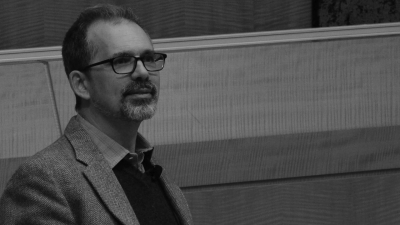 <strong>Professor Stephen Duncombe argues that the Occupy Wall Street movement was a ________ and thus not a lasting ________. </strong> A) burst; success B) success; protest C) success; problem D) mass movement; citizens' movement
