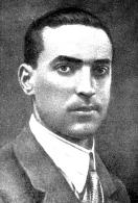 <strong>This psychologist proposed the idea that cognitive development is strongly influenced by social and cultural factors and developed the notion of the zone of proximal development. Heis: </strong> A)Noam Chomsky, B)Lev Vygotsky C)Jean Piaget D)Erik Erikson