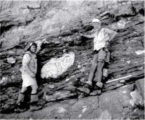 <strong>Which of the following images contains evidence of the earliest life to form on Earth?</strong> A)   B)   C)   D)   <div style=padding-top: 35px> 