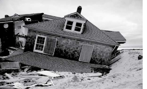 <strong>Which energy sources are responsible for the destruction in the image below? </strong> A)internal and external B)gravitational and internal C)gravitational and external D)convective and internal