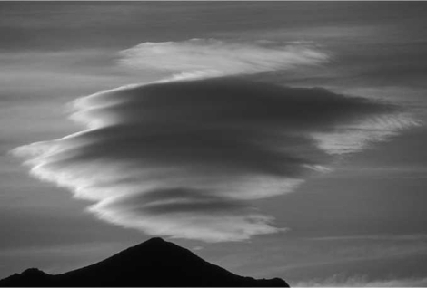<strong>What type of clouds are shown in the figure below? </strong> A)cumulonimbus B)stratus C)lenticular clouds D)altostratus
