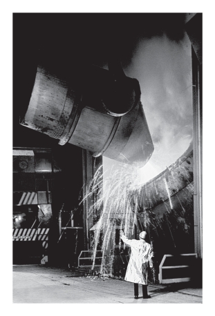 <strong>The smelting of iron ore requires temperatures of _________.  </strong> A)2,250°C to 3,400°C B)1,250°C to 1,400°C C)250°C to 400°C D)3,250°C to 3,400°C <div style=padding-top: 35px> 