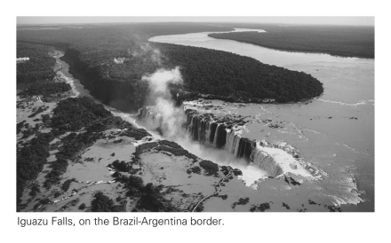 <strong>Large igneous provinces are formed by ___________,which can flow tens to hundreds of kilometers. </strong> A) flood basalts B) sills C) super plumes D) None of the above are correct.