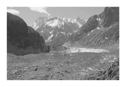 <strong>Glacial till is composed of ____________ sized particles. </strong> A) clay- to boulder- B) mostly boulder- C) mostly clay- D) mostly sand-
