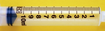 What is the lowest measurable dose on the 10-mL syringe?