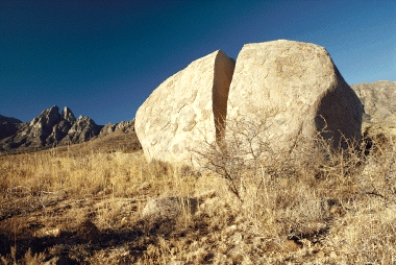 <strong>_______ is the type of weathering in the figure below. </strong> A)Frost wedging B)Exfoliation C)Dissolution D)Ion exchange E)Oxidation