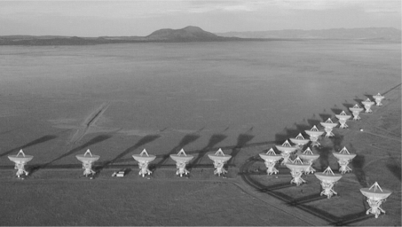 The image below shows the Very Large Array in New Mexico.What is the benefit of using multiple telescopes in such an array?