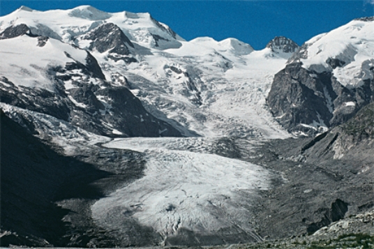 <strong>What feature will be formed by the sediment carried along the sides of this glacier? </strong> A)cirque B)tarn C)arête D)lateral moraine E)None of these.