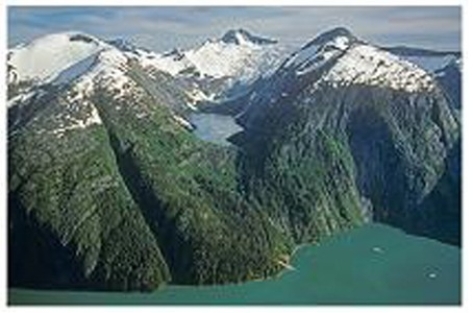 <strong>What name best describes the area of the lake in this photograph? </strong> A)Terminal moraine B)Equilibrium line C)Fjord D)Lateral moraine E)Drumlin