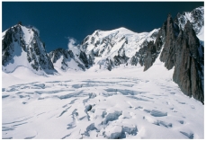 <strong>What is this bowl-shaped,glacially carved feature? </strong> A)hanging valley B)arête C)cirque D)continental ice sheet