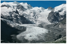 <strong>What feature will be formed by the sediment carried along the sides of this glacier? </strong> A)cirque B)tarn C)arête D)lateral moraine E)none of these