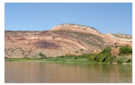 <strong>What type of structure is shown in this figure? </strong> A)thrust fault B)anticline C)syncline D)monocline E)basin