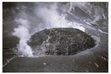 <strong>What type of eruption is shown in this photograph? </strong> A)lava flow B)lava dome C)lava fountain D)pyroclastic column E)pyroclastic flow