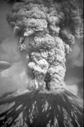 <strong>What type of volcanic eruption is shown in this photograph? </strong> A) a lava fountain B) collapse of a volcanic dome C) a fissure eruption D) a pyroclastic column E) a volcanic mudflow