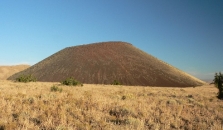 <strong>This volcano is relatively small and composed of volcanic cinders. What kind of volcano is it? </strong> A) scoria cone B) shield volcano C) composite volcano D) volcanic dome E) caldera