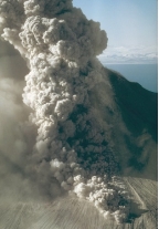 <strong>What type of eruption is shown in this photograph? </strong> A) lava flow B) lava dome C) lava fountain D) pyroclastic flow