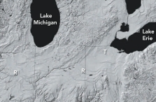 <strong>What is the origin of smooth troughs T on this figure) cutting across the landscape in the Great Lakes area?  </strong> A) the areas were covered by soft marine sediments B) a huge flood coming from Iowa flowed toward the Great Lakes C) glaciers carved the smooth troughs D) all of these <div style=padding-top: 35px> 