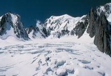 <strong>What is this bowl-shaped, glacially carved feature?  </strong> A) hanging valley B) arête C) cirque D) continental ice sheet <div style=padding-top: 35px> 