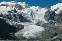 <strong>What feature will be formed by the sediment carried along the sides of this glacier?  </strong> A) cirque B) tarn C) arête D) lateral moraine E) none of these <div style=padding-top: 35px> 