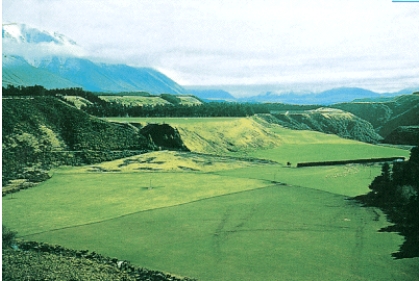 <strong>What advantage do alluvial terraces have over floodplains for human settlement? </strong> A)alluvial terraces are flat when compared to floodplains B)floodplains tend to get covered with water when streams overbank and this is not the case for alluvial terraces C)alluvial terraces are located near the stream bank, making obtaining water much easier D)alluvial terraces are commonly found near the coast while floodplains are more common in steep, mountainous terrain