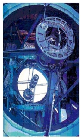 <strong>What type of telescope is the Subaru telescope (shown below)? </strong> A)prime focus reflector B)single lens refractor C)achromatic refractor D)Newtonian reflector E)Cassegrain reflector