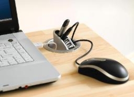 -The accompanying figure shows the mouse connected to the computer via a(n) ____________________.