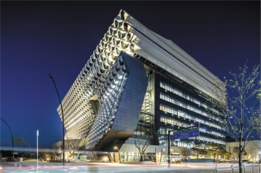 <strong> By rejecting harmony and logic,_________ architects, such as Thom Mayne in the Kolon One & Only Tower (figure 21.6B), create variety in their designs.</strong> A) Postmodern B) Baroque C) Global D) Deconstructivist