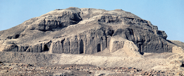 <strong> What monument is represented here?</strong> A) The Ishtar Gate of Babylon B) The White Temple at Uruk C) The ziggurat at Ur D) The Hanging Gardens of Babylon